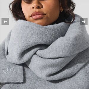NWT New with Tags ALO Yoga Merino Wool Oversized Scarf Hazy Heather Grey